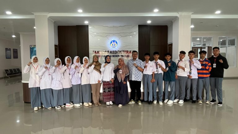 FK UNP Sambut Kunjungan Edukatif dari SMA Plus Golden Madani Kota Solok